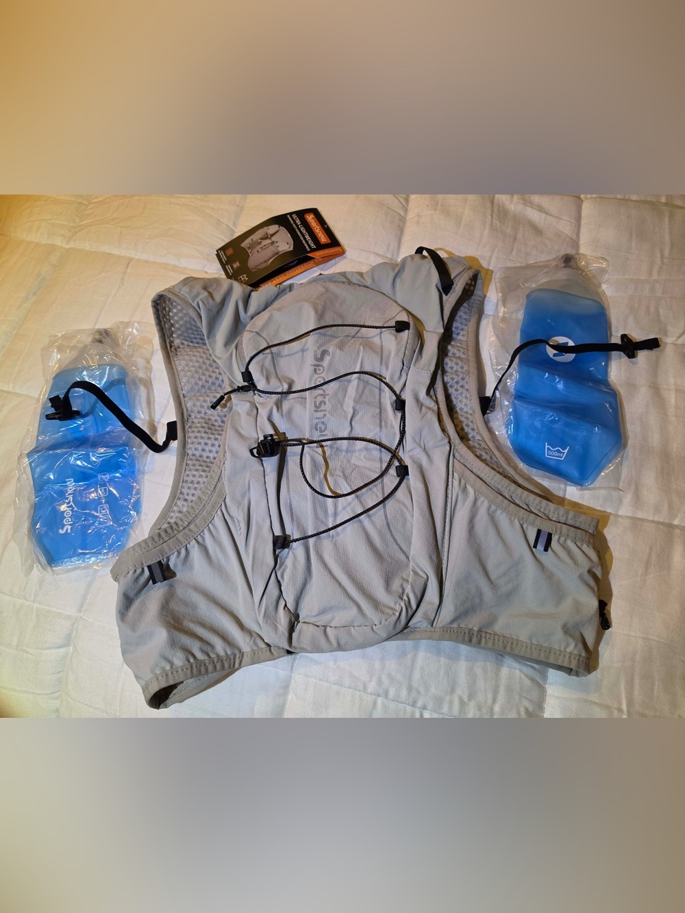 Ultra-Lightweight Unisex Gray Running Hydration Vest with 2 soft flasks NWT - Picture 4 of 13